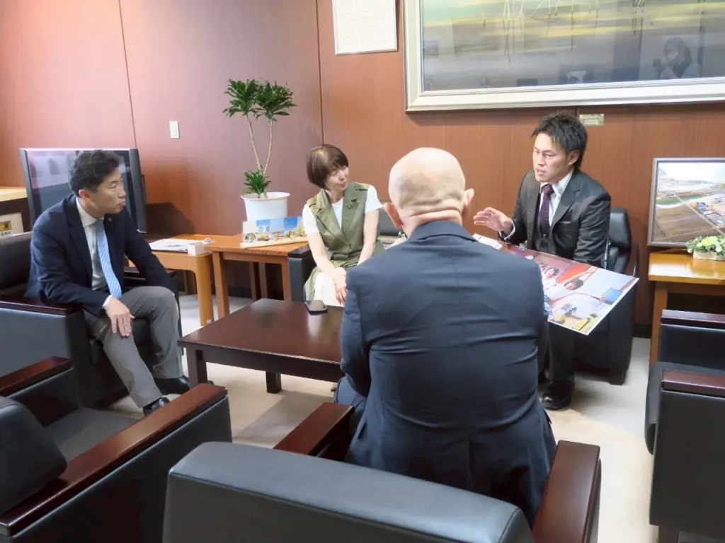 市長・教育長・安議員との話し合いの場